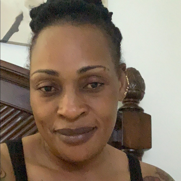 Meet your Posher, Simone - Picture 1 of 4